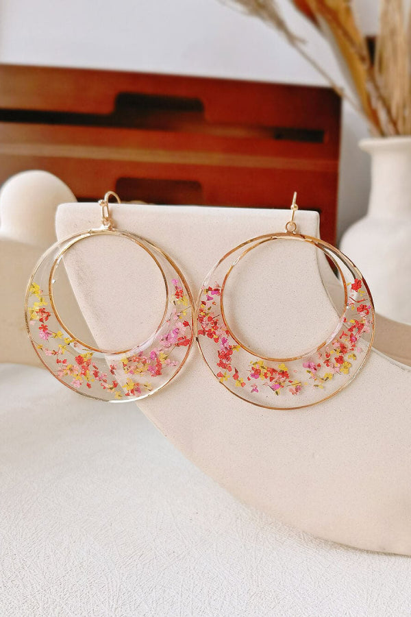 Queen Anne Lace Dried Flowers Large Hoop Earrings Secondary image