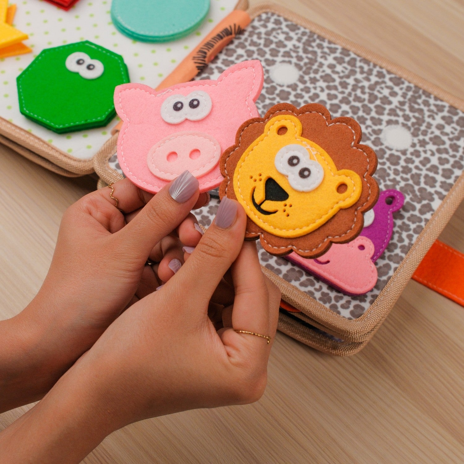 Giraffe Adventure Quiet Book — Peek-a-Boo Cover, Emotions & Colour Matching