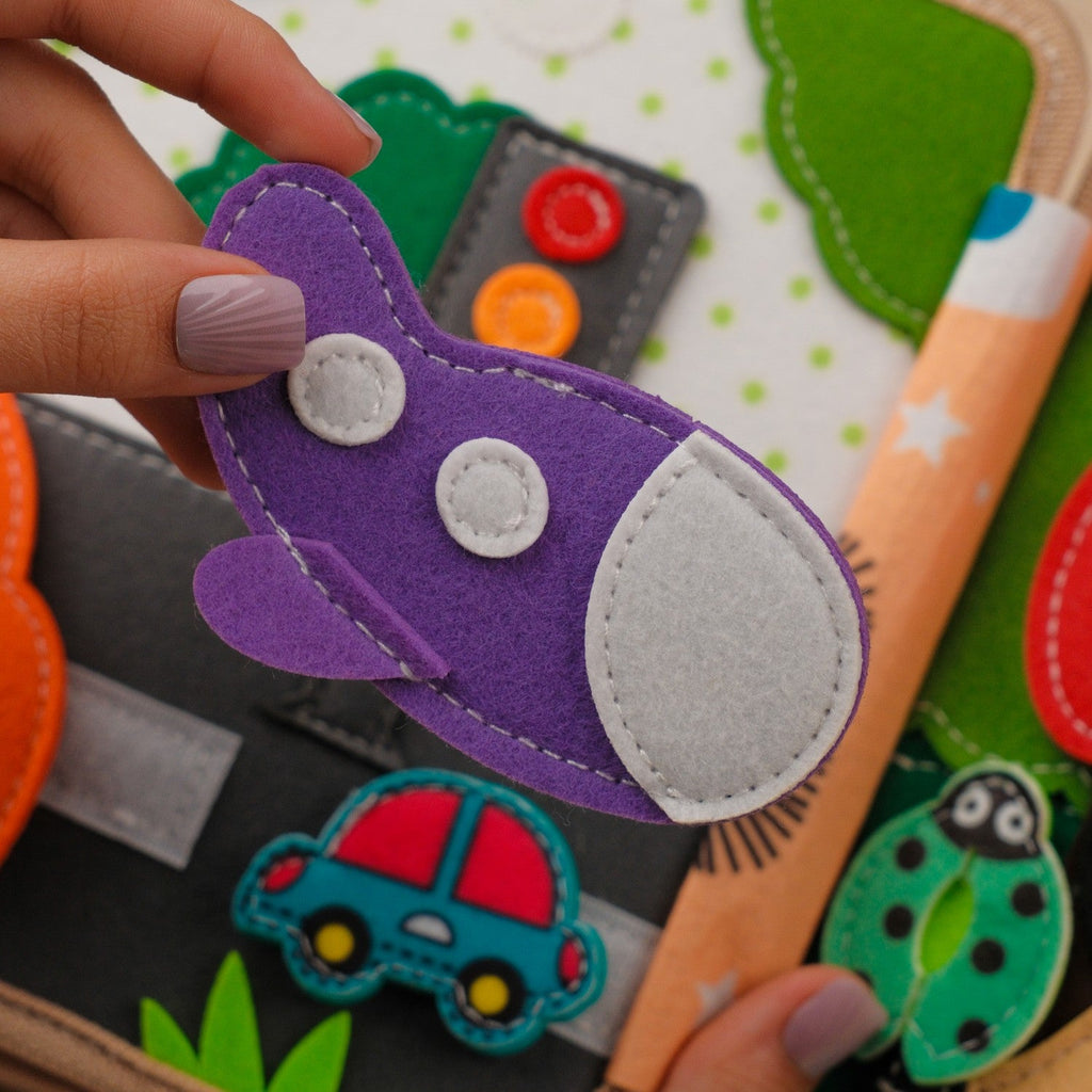 Giraffe Adventure Quiet Book — Peek-a-Boo Cover, Emotions & Colour Matching