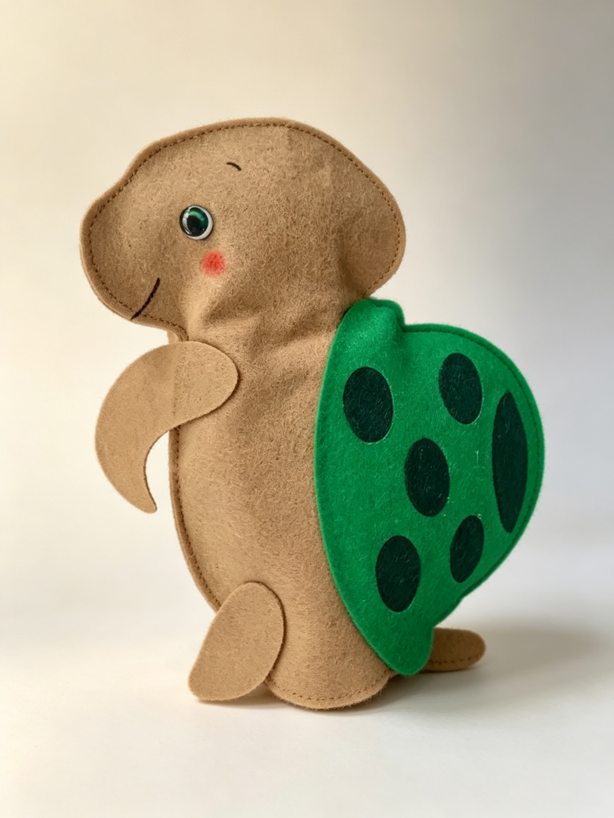 Set of 10 felt animal hand puppets: educational toys for story time and children's play.
